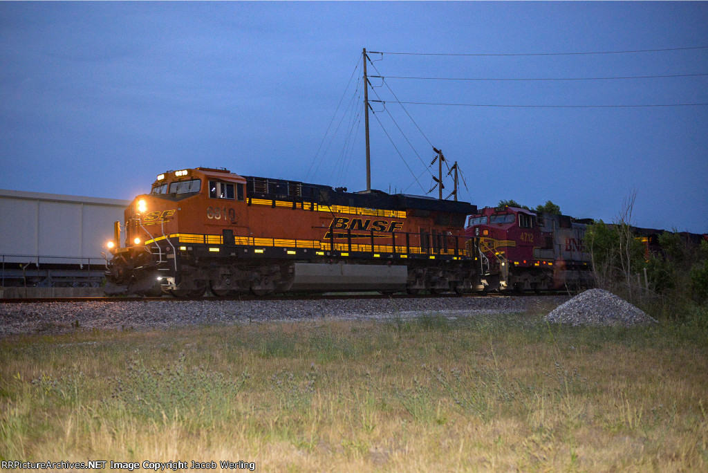 BNSF 6810